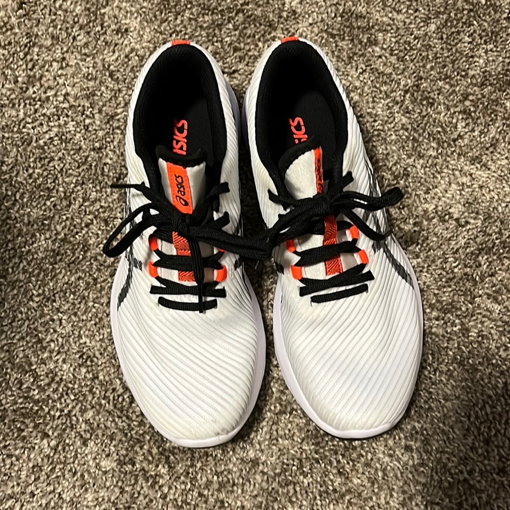 A lot of life left in these. Only worn to lift weights.